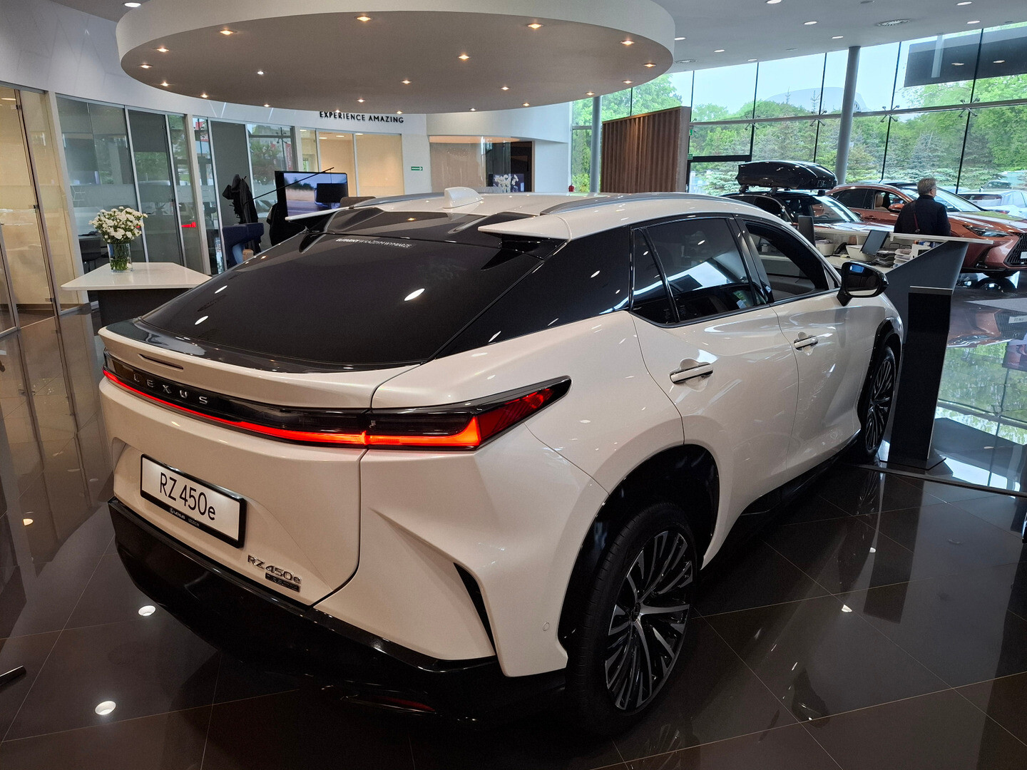 Lexus RZ