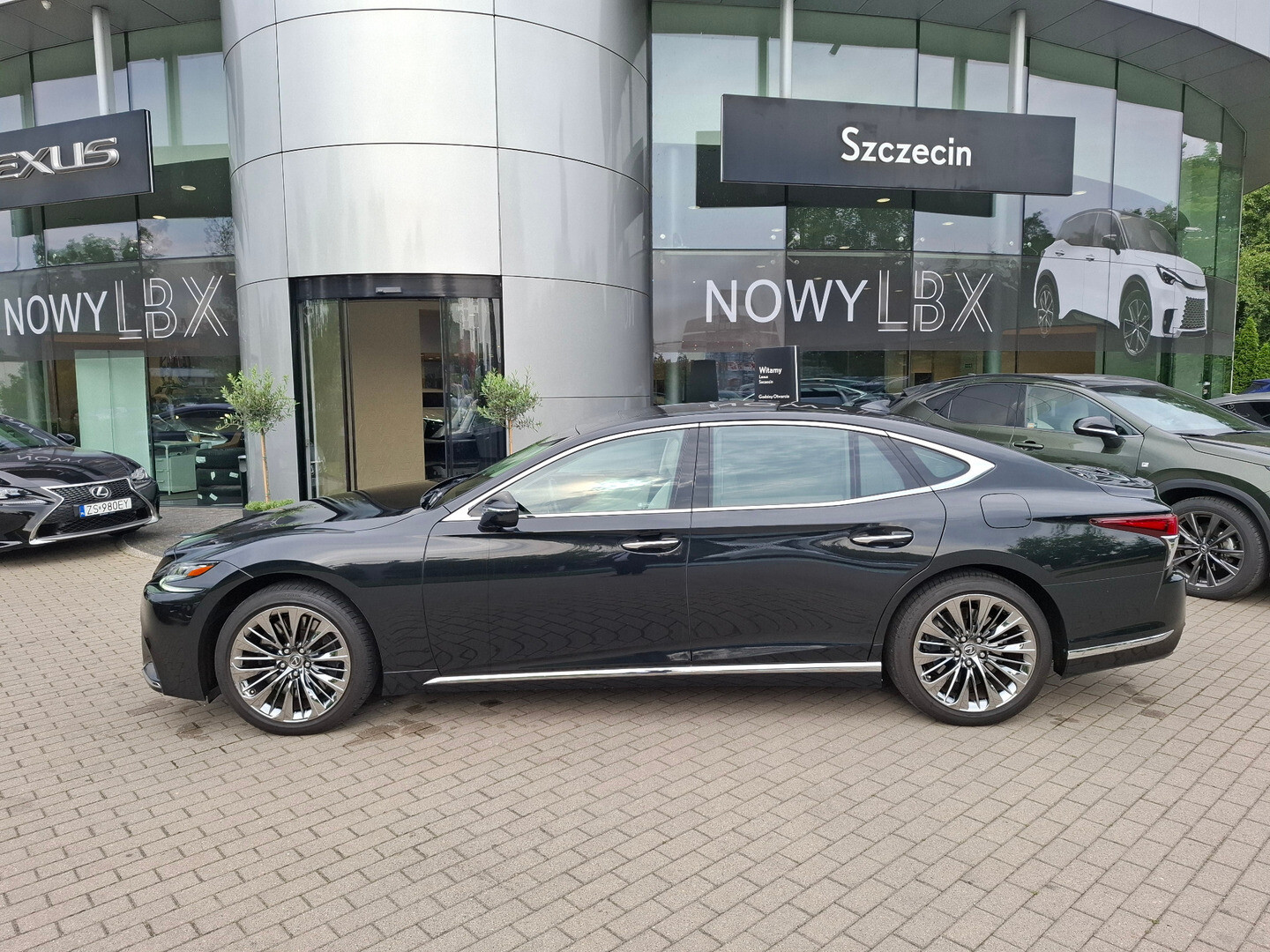 Lexus LS