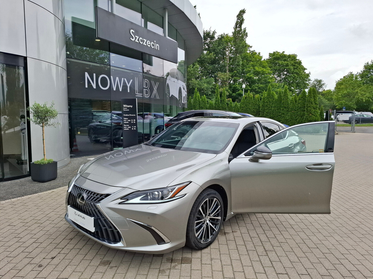 Lexus ES