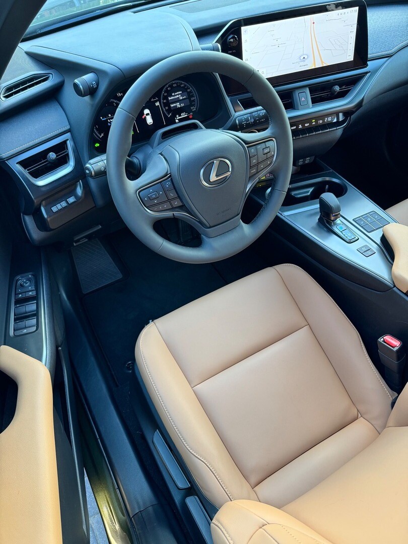 Lexus UX
