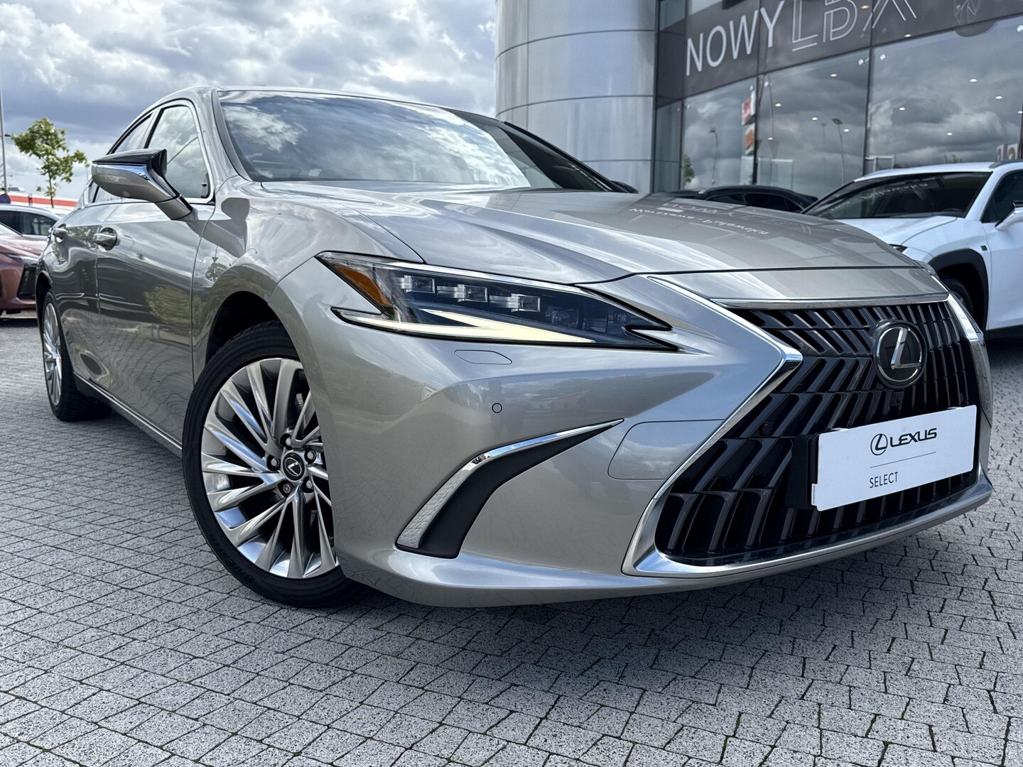 Lexus ES