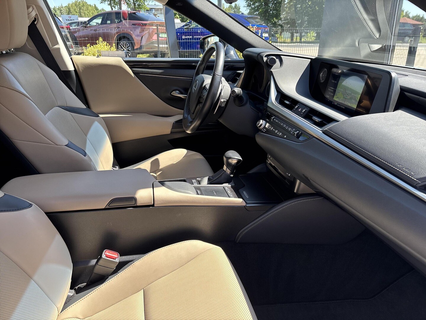 Lexus ES