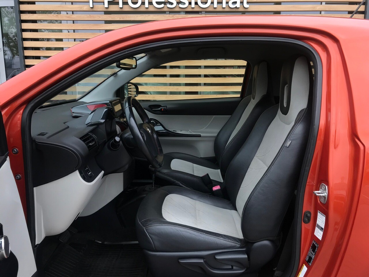 Toyota iQ