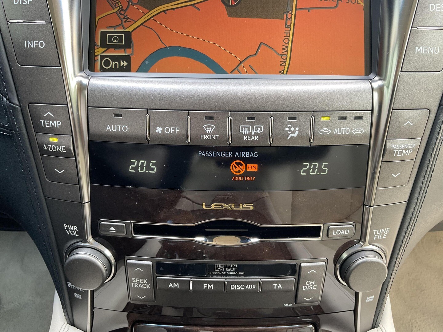 Lexus LS