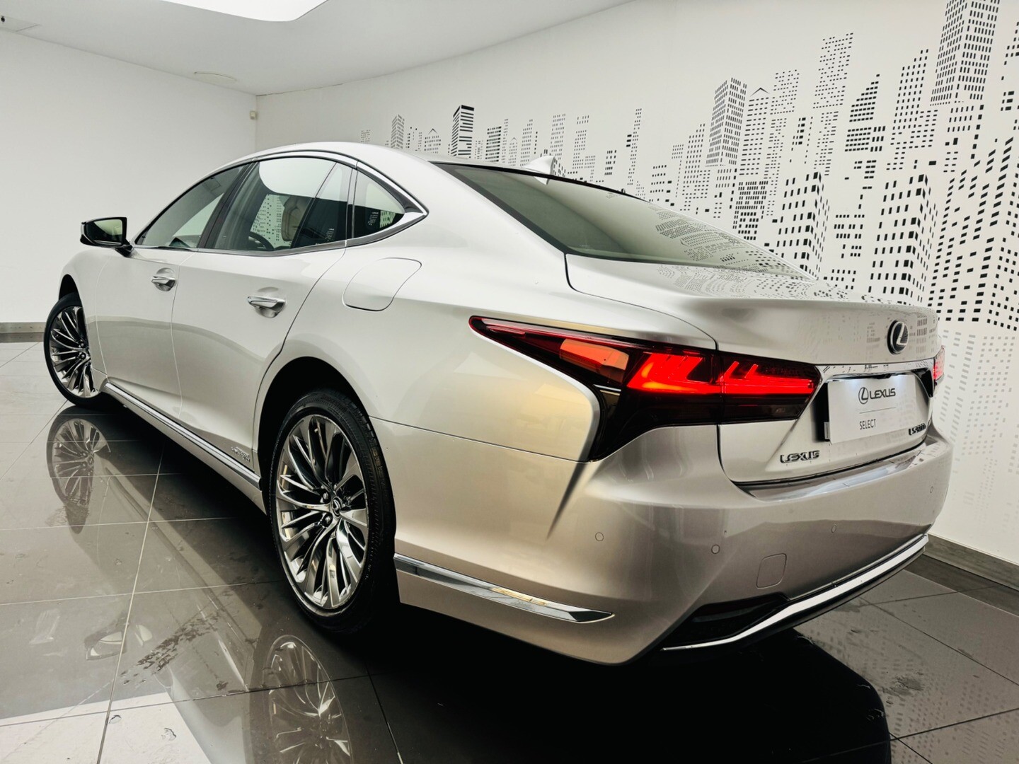 Lexus LS