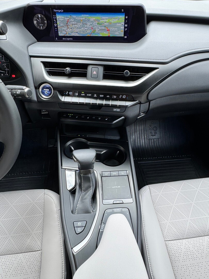 Lexus UX