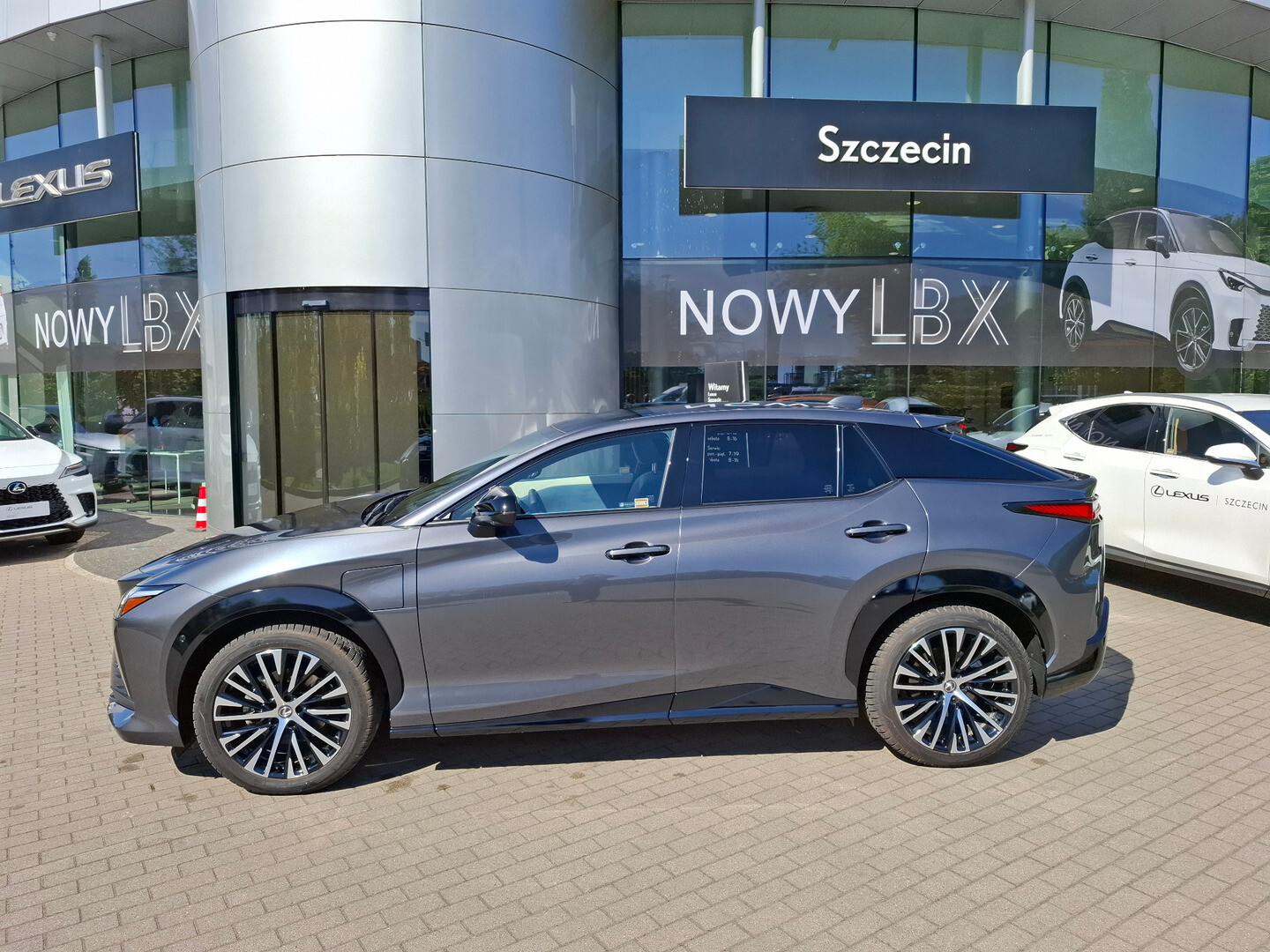 Lexus RZ