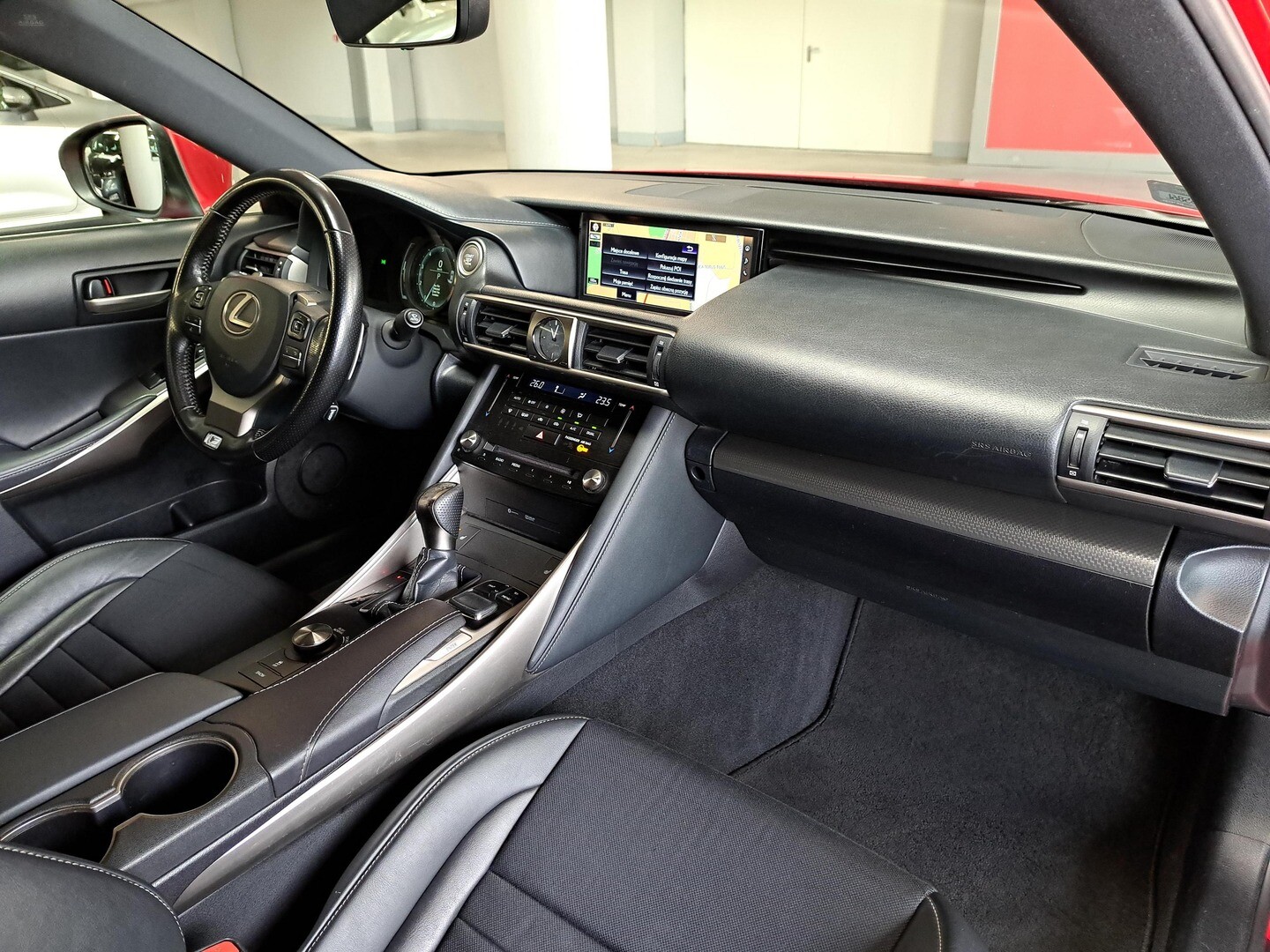 Lexus IS