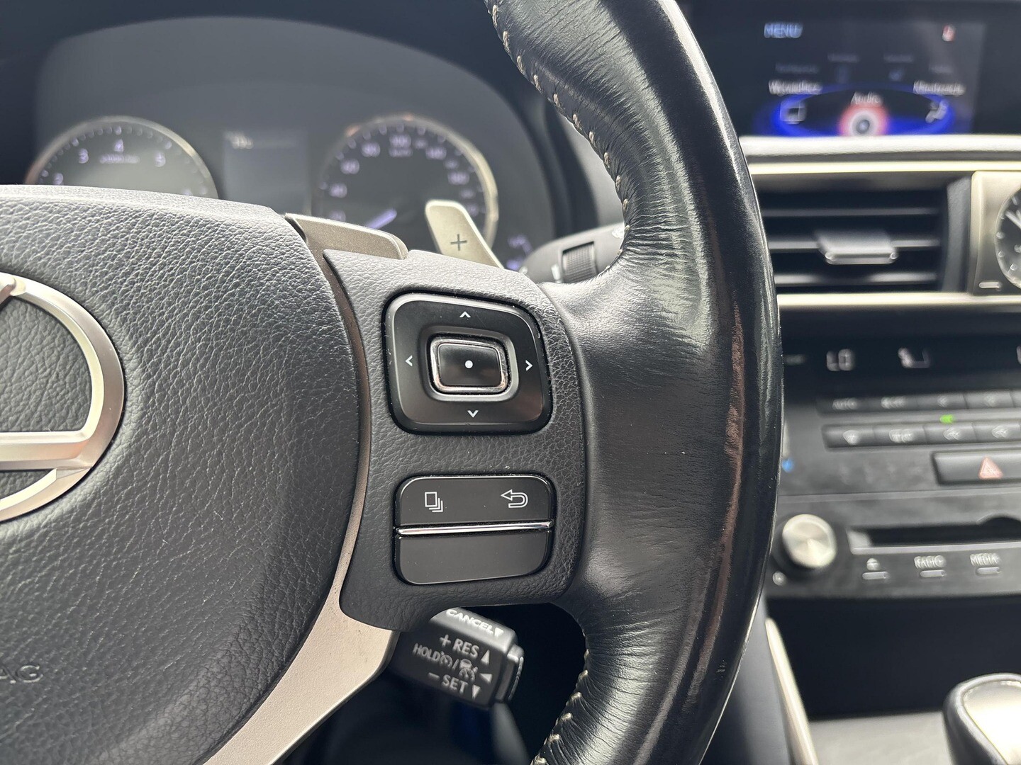 Lexus IS