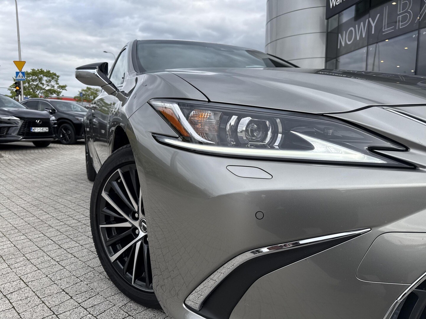 Lexus ES