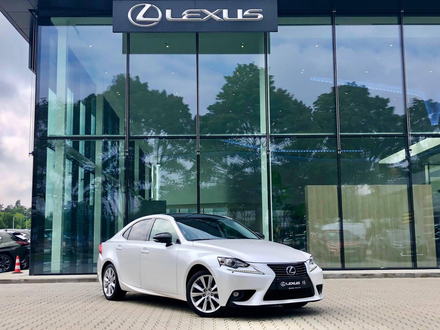 Lexus IS