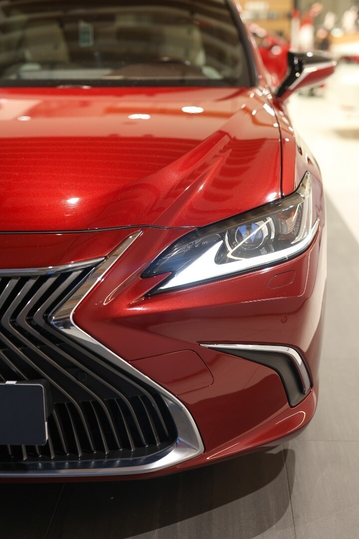 Lexus ES