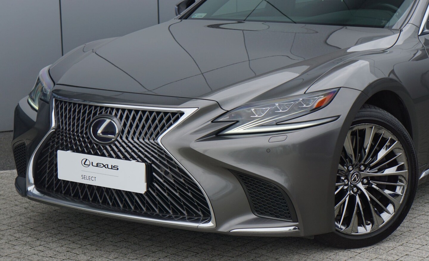 Lexus LS