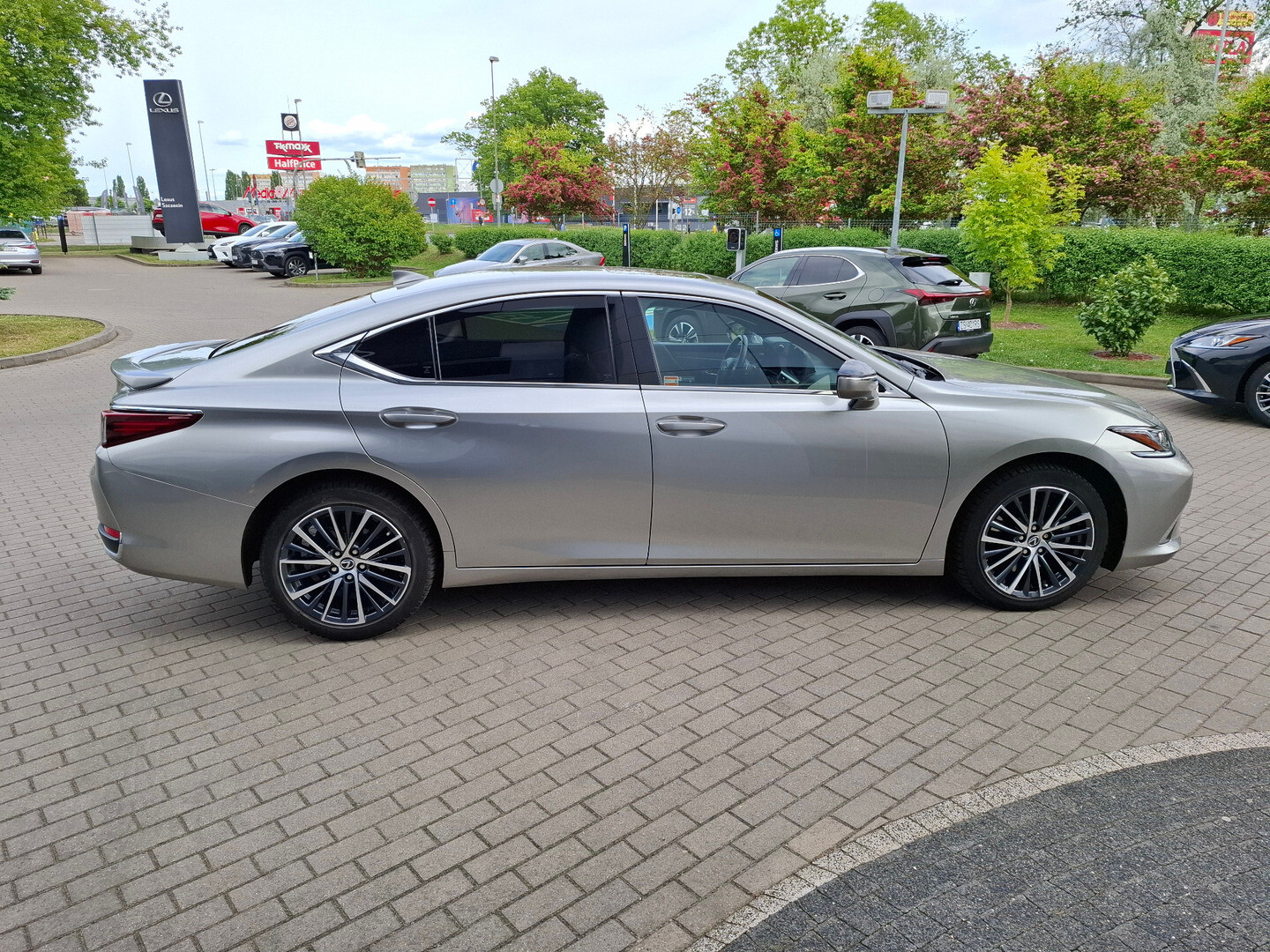 Lexus ES