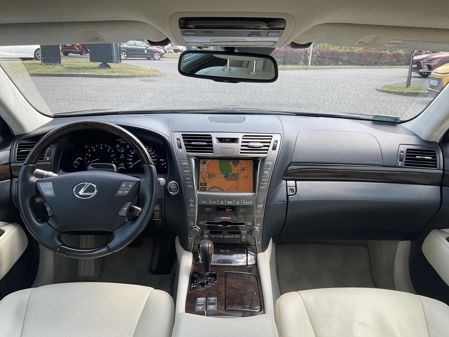 Lexus LS