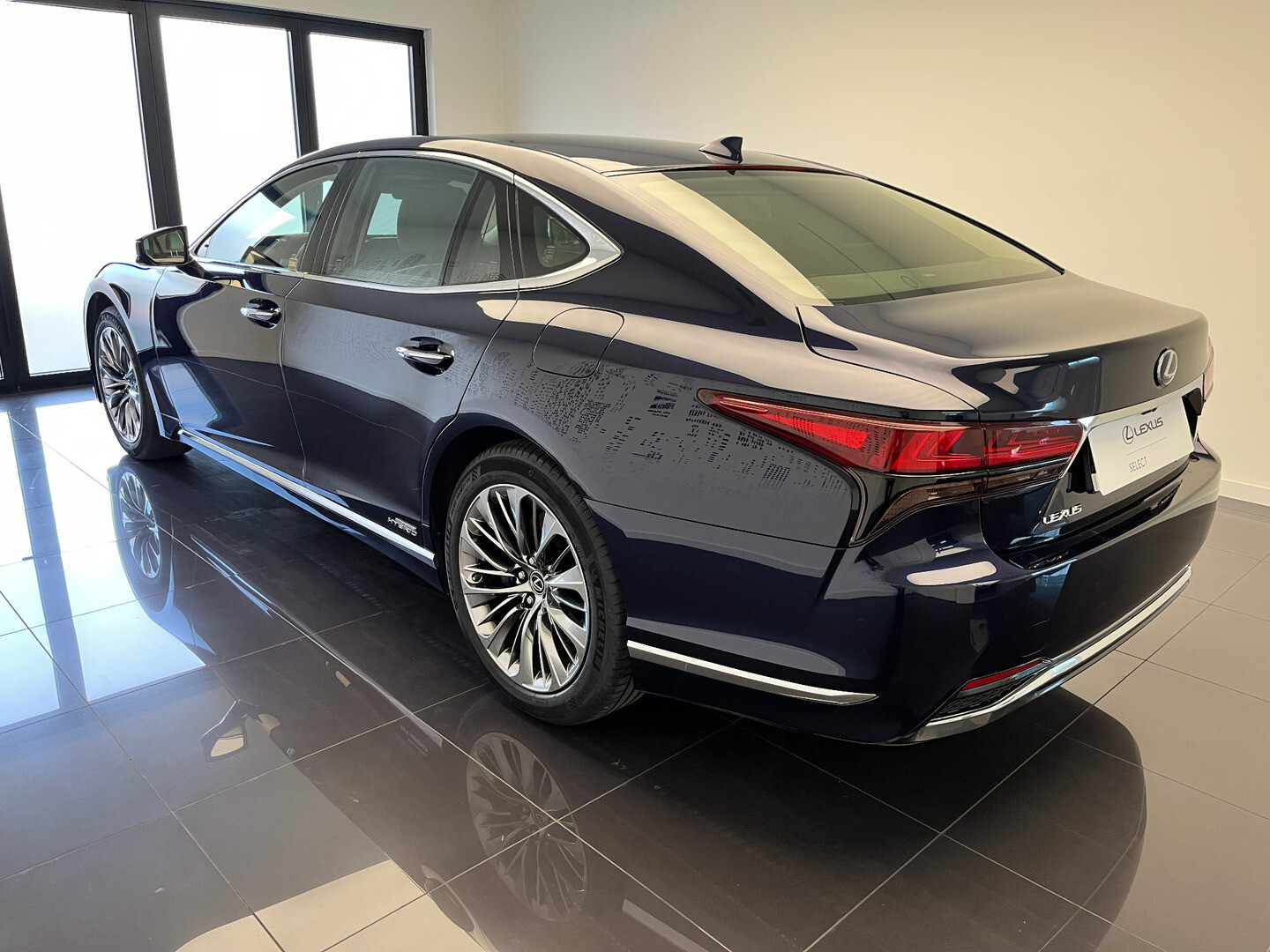 Lexus LS