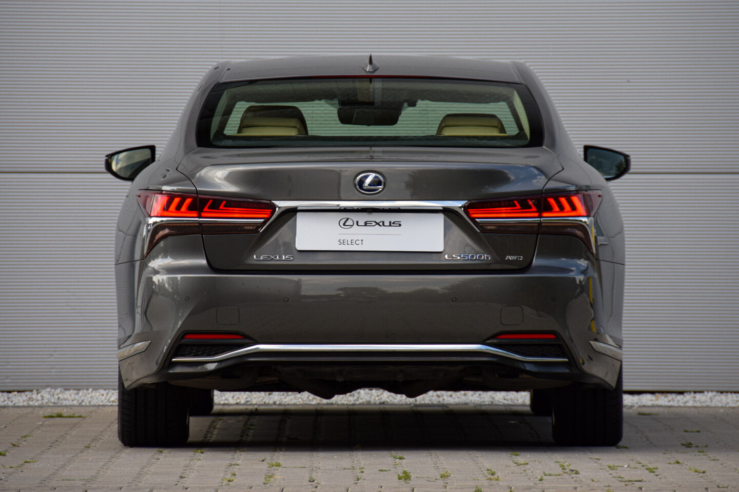 Lexus LS