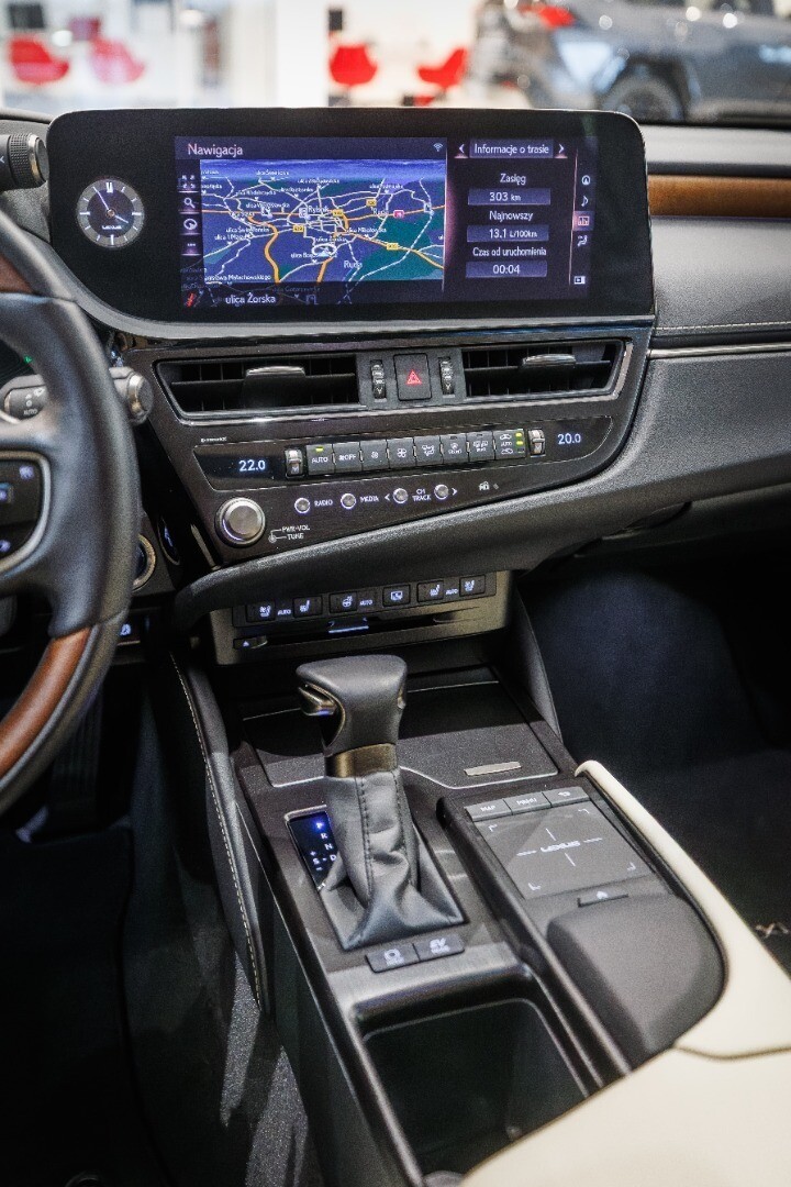Lexus ES