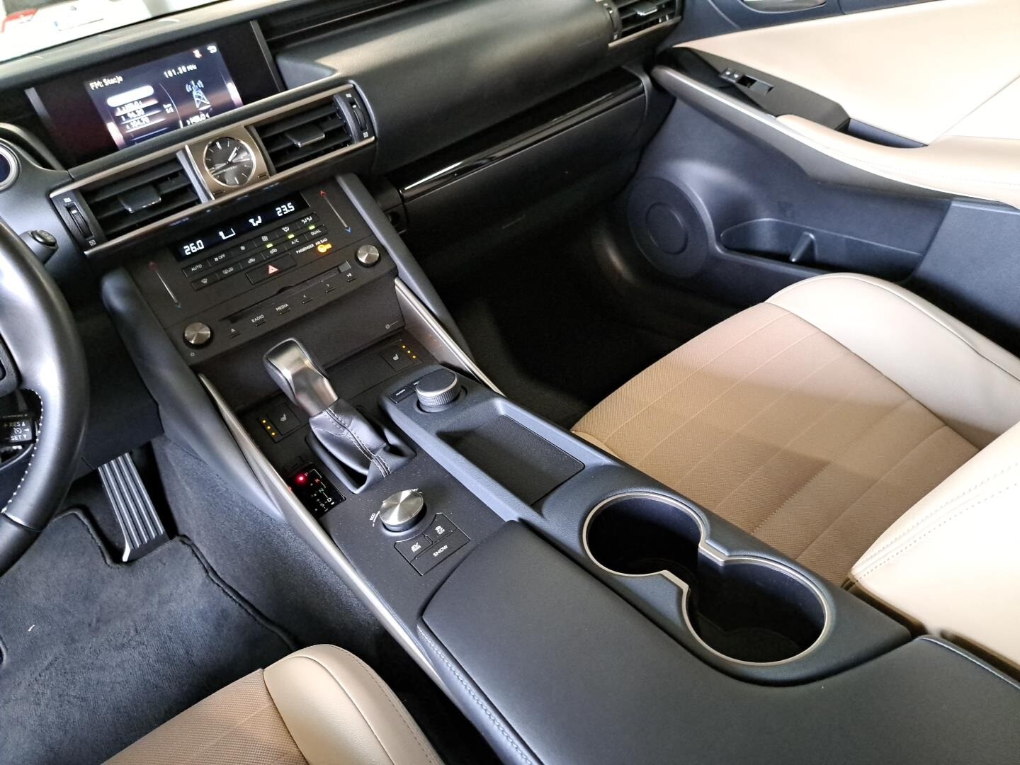 Lexus IS