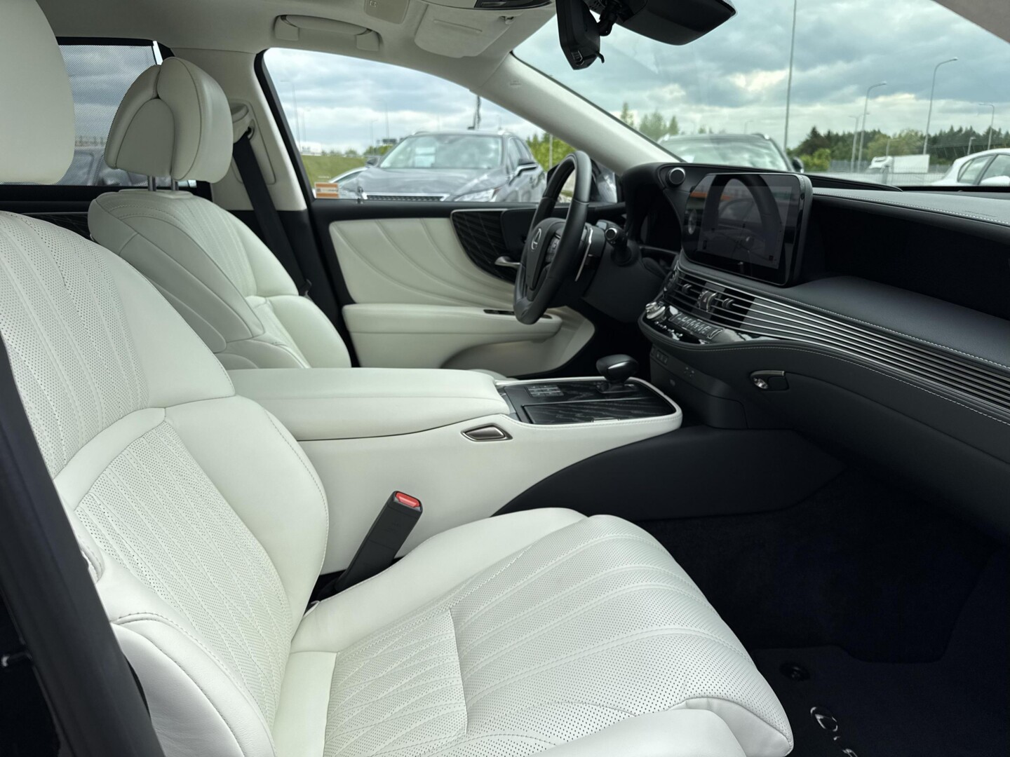 Lexus LS