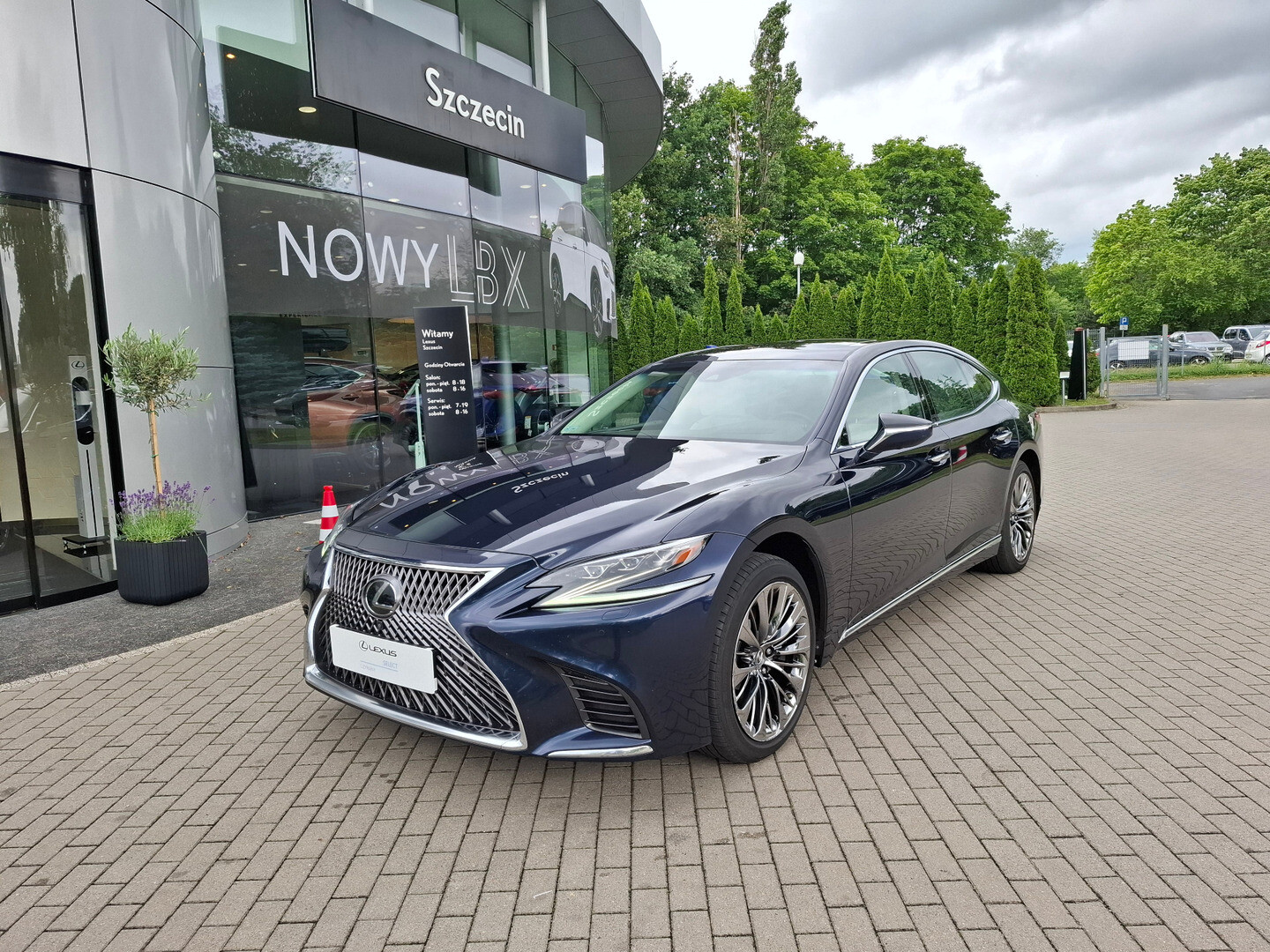 Lexus LS